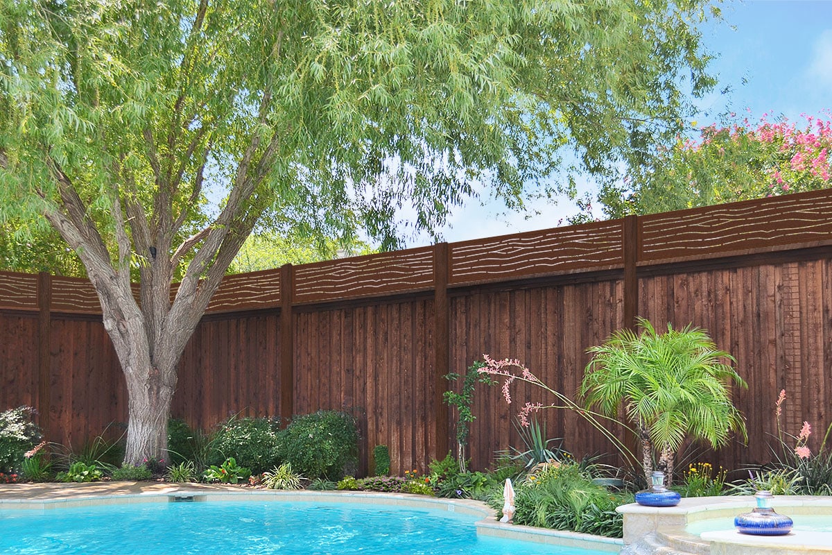Modinex SAFARI panel installed on backyard pool deck fence